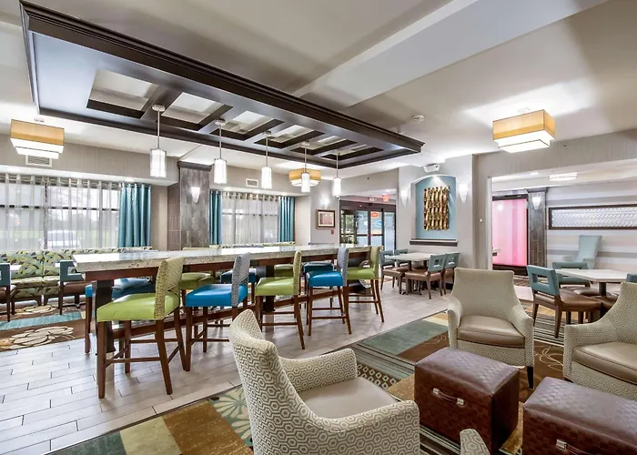 Hampton Inn West